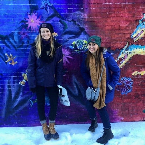 Meet your Posher, Nicole - Picture 7 of 8